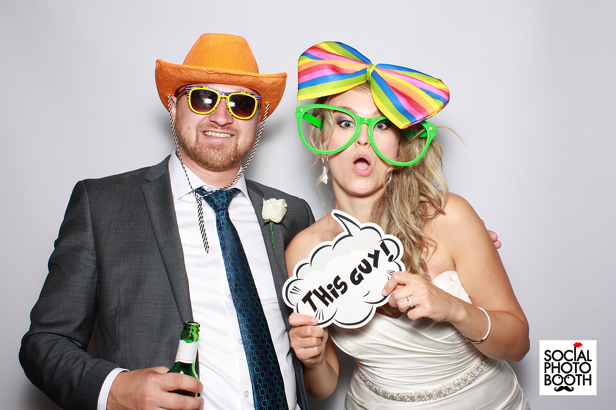 Why should you book a photo booth for your wedding