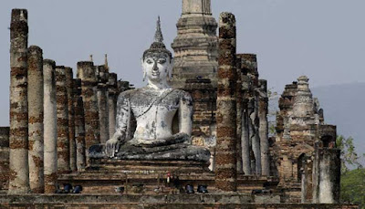 10 Pariwisata Thailand Yang Menggoda Dunia Kuil Wat Maha That