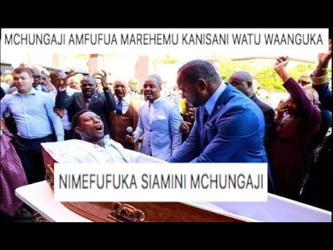 VIDEO INATISHA: Mchungaji amfufua marehemu aliyepelekwa kanisani kwa ajili ya ibada ya mwisho