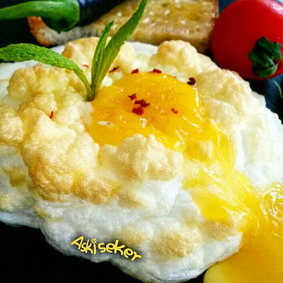 BULUT YUMURTA Tarifi nasıl yapılır kolay lezzetli nefis videolu yumurta kahvaltılık yemek tarifleri