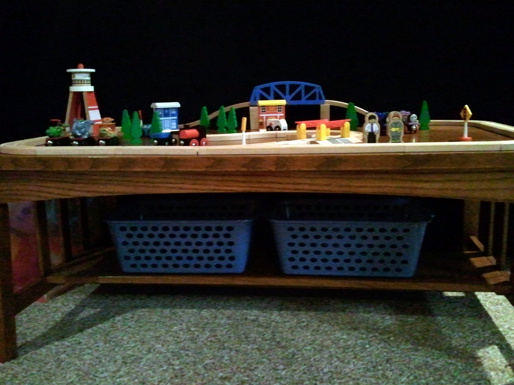 creative cents: train coffee table!
