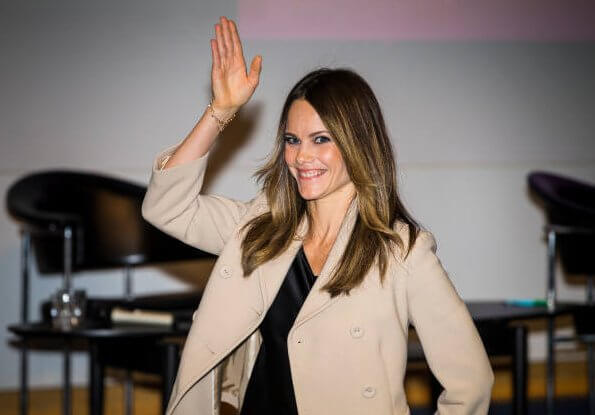 Princess Sofia wore a new Andiata Dianna blazer in beige, and Greta Hedvig cashmere coat, Gant Betty Mid boot