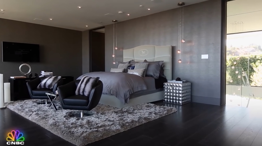66 Interior Design Photos vs. Michael Jordan's Chicago & Bel Air Mega-Mansions Tour | Secret Lives of The Super Rich