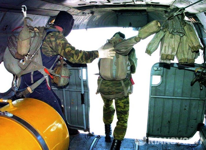 Самосброс военный парашютный
