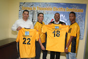 La ETED entrega uniformes a futbolistas de Jarabacoa