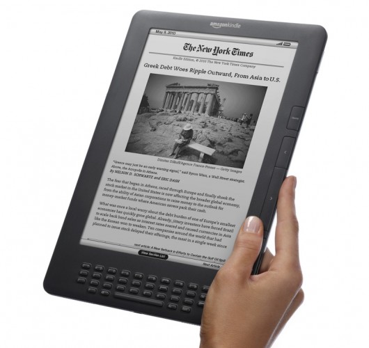 Kindle-DX-graphite-Angle-Hand-530x500.jpg
