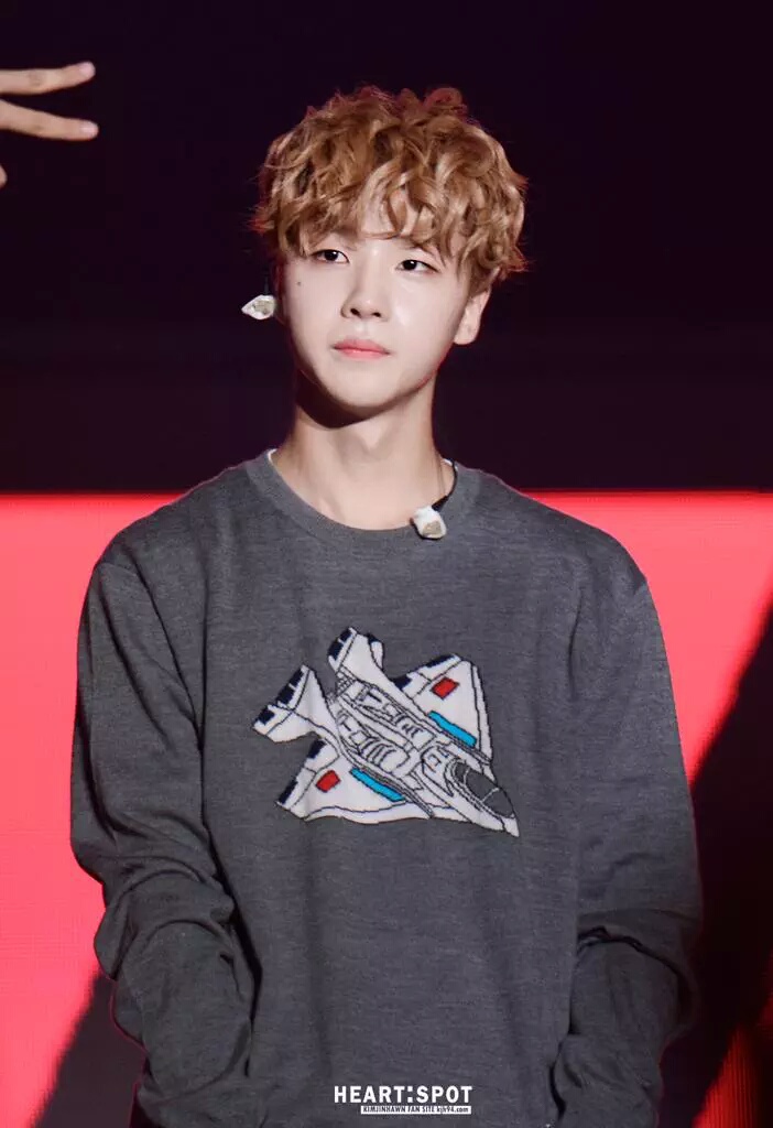 아이콘 무대에서 유독 시선강탈 쩌는 멤버 | 인스티즈