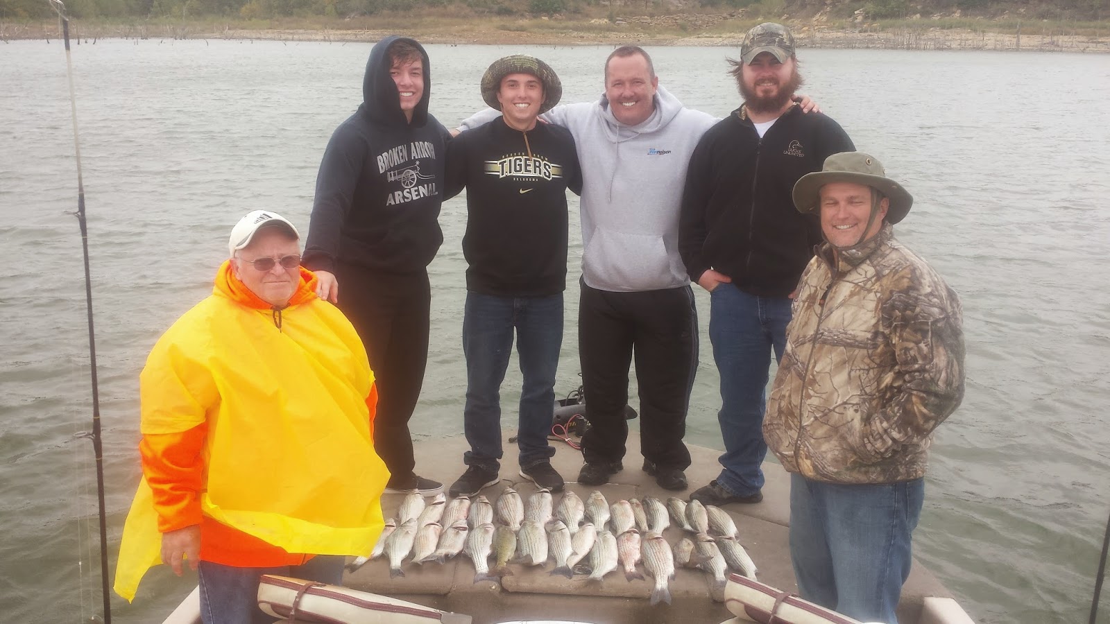 Larry's Hook Line and Sinker Skiatook Lake Hybrid Fishing 10/12/14