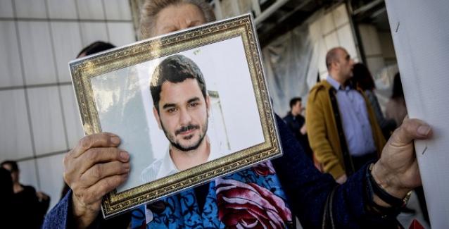 «Ψεύτη, πες μου πού είναι το παιδί μου» - Εξελίξεις στην υπόθεση Μάριος Παπαγεωργίου:Τι ζητά η οικογένειά του «Ψεύτη, πες μου πού είναι το παιδί μου» - Εξελίξεις στην υπόθεση Μάριος Παπαγεωργίου:Τι ζητά η οικογένειά του
