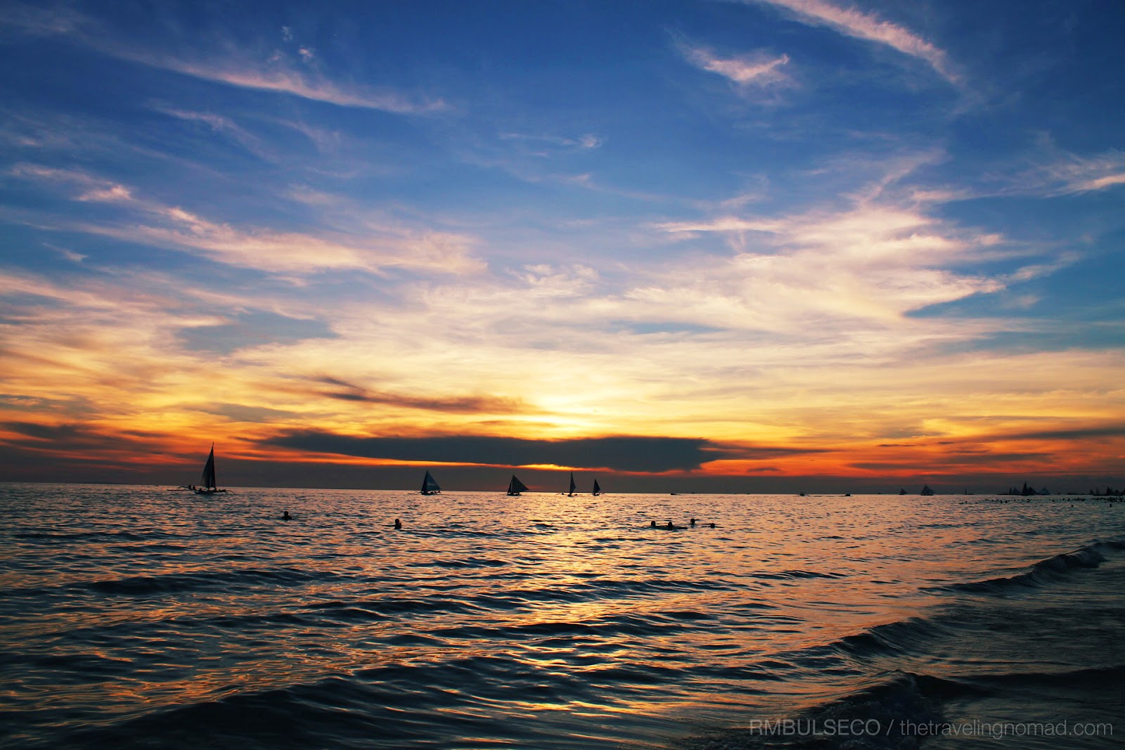 The Geek Travels: Chasing the Boracay Sunset