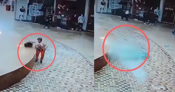 Una mujer se salva de que la ventana de un centro comercial en Puebla le caiga encima tras el sismo Una mujer se salva de que la ventana de un centro comercial en Puebla le caiga encima tras el sismo