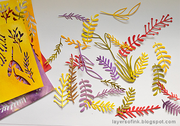 Layers of ink - Rosette Wall-hanger Tutorial by Anna-Karin Evaldsson with Sizzix Tim Holtz Funky Floral