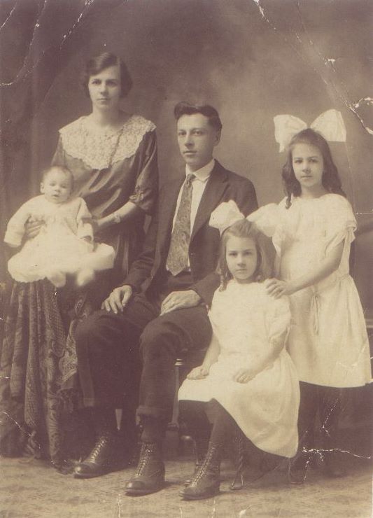 Olive Tree Genealogy Blog: Five Days of Family Photo Stories: Ribbons ...