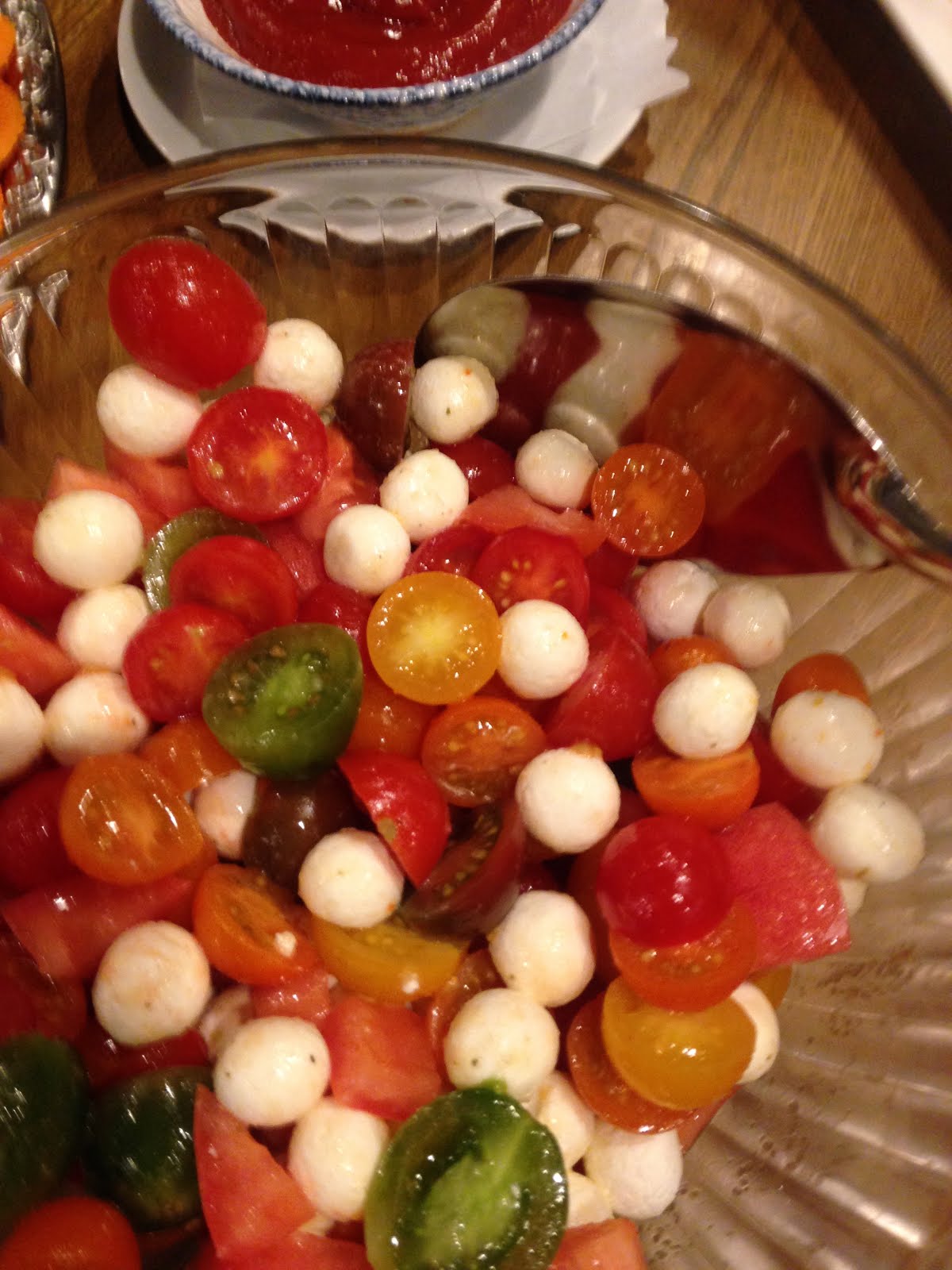 COTTAGE CHEESE AND TOMATO SALAD