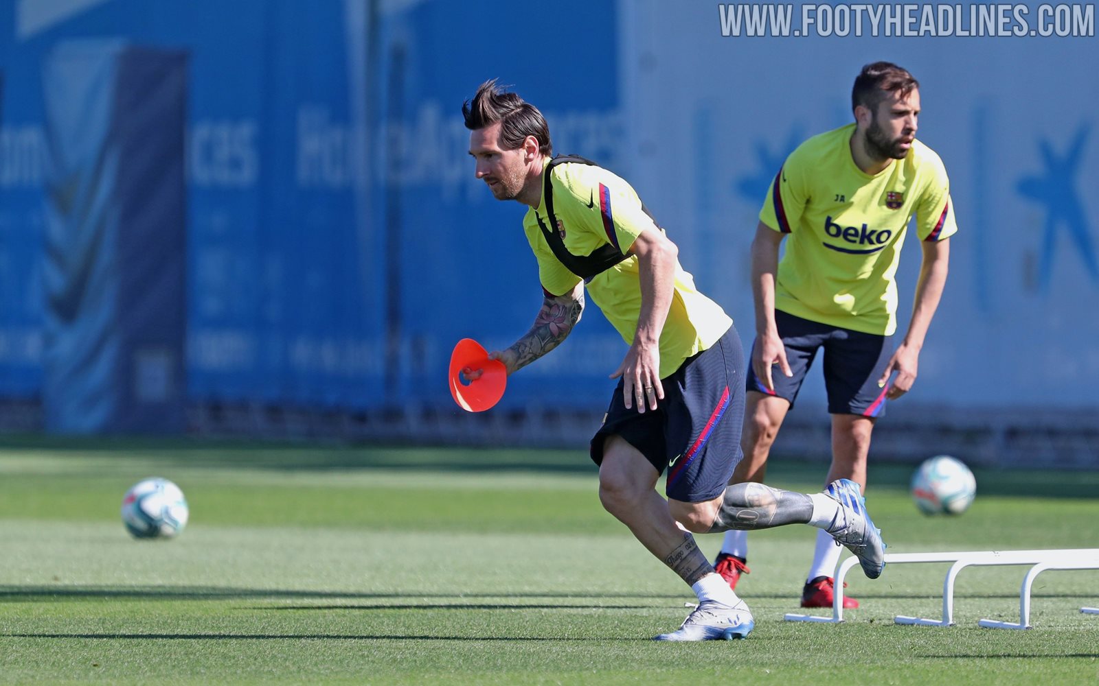 Messi Wears Nike Socks In Barca Training Here Is Why Footy Headlines