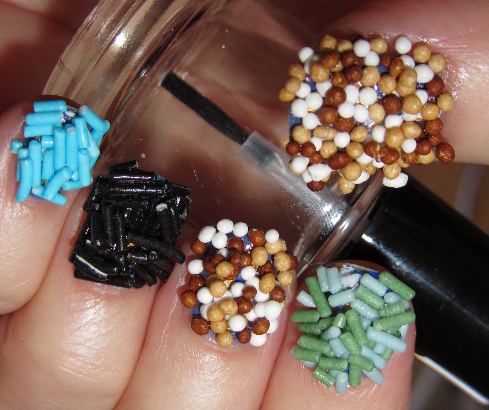 Fun warning Edible nails, spiselige negle Artsy Wednesday Nail Art