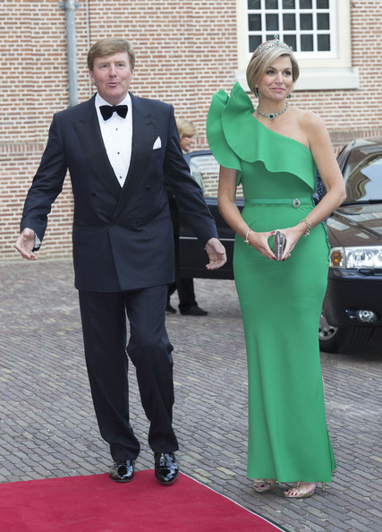 King Willem-Alexander and Queen Maxima hosted a gala dinner at Palece Het Loo in honor of Prince Albert.