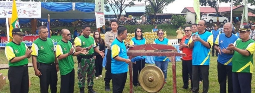 FLS2N Dan O2SN Resmi Dimulai, Jaga Sportivitas dan Tingkatkan Solidaritas Turut hadir dalam pembukaan, Kapolres Sekadau, AKBP Anggon Salazar Tarmizi, S.IK, Ketua PKK Kabupaten Sekadau, SKPD terkait, unsur Forkopimda beserta dewan Guru.