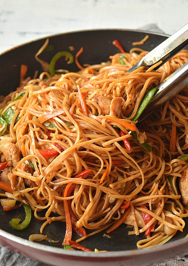 chinese takeout style chicken lo mein