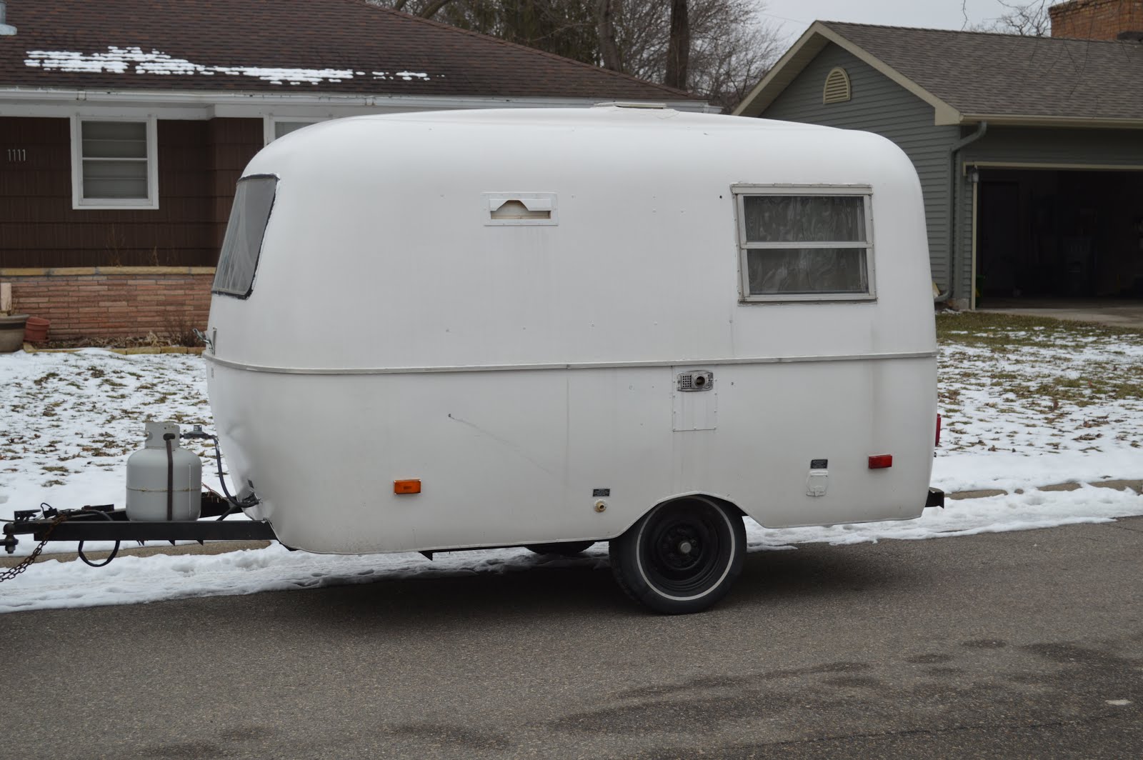 1975 Scamp Renovation Getting it home on 20 year old tires