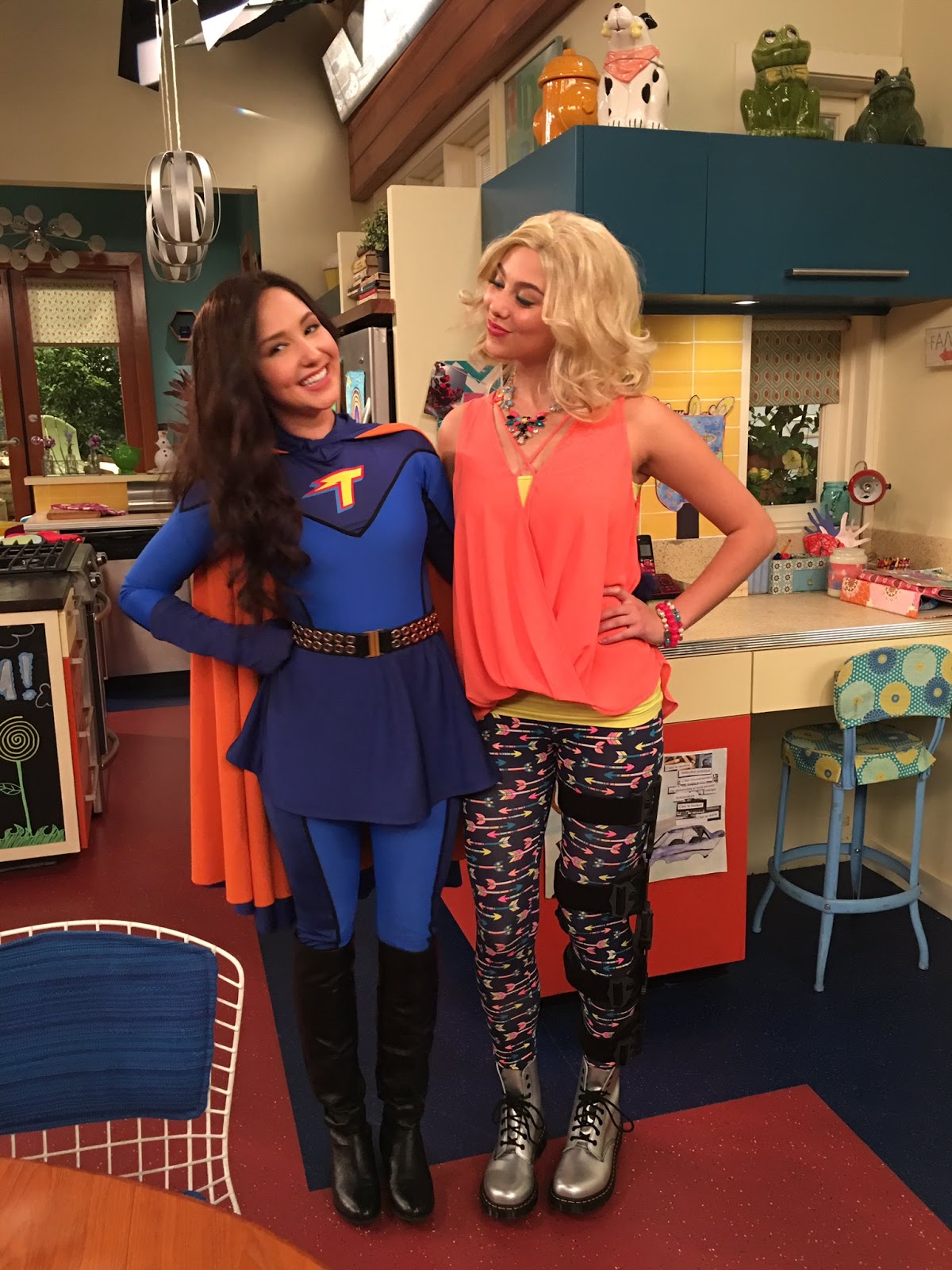 Earrings worn by Phoebe Thunderman (Kira Kosarin) in The Thundermans  (Season 4 Episode 4)