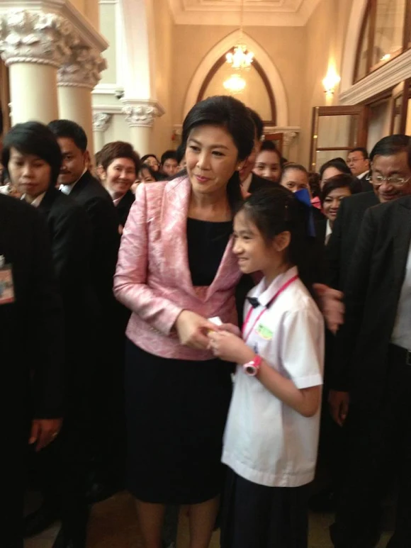 หน้าที่ของเด็ก Dek Oey Dek Dee _ Yingluck Shinawatra 
