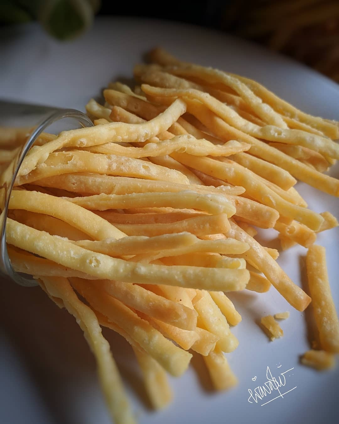 INI CARANYA MEMBUAT CHEESE STICK TETAP RENYAH DAN EMPUK INI CARANYA MEMBUAT CHEESE STICK TETAP RENYAH DAN EMPUK