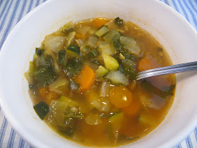 Chez Mona: Garden Vegetable Soup