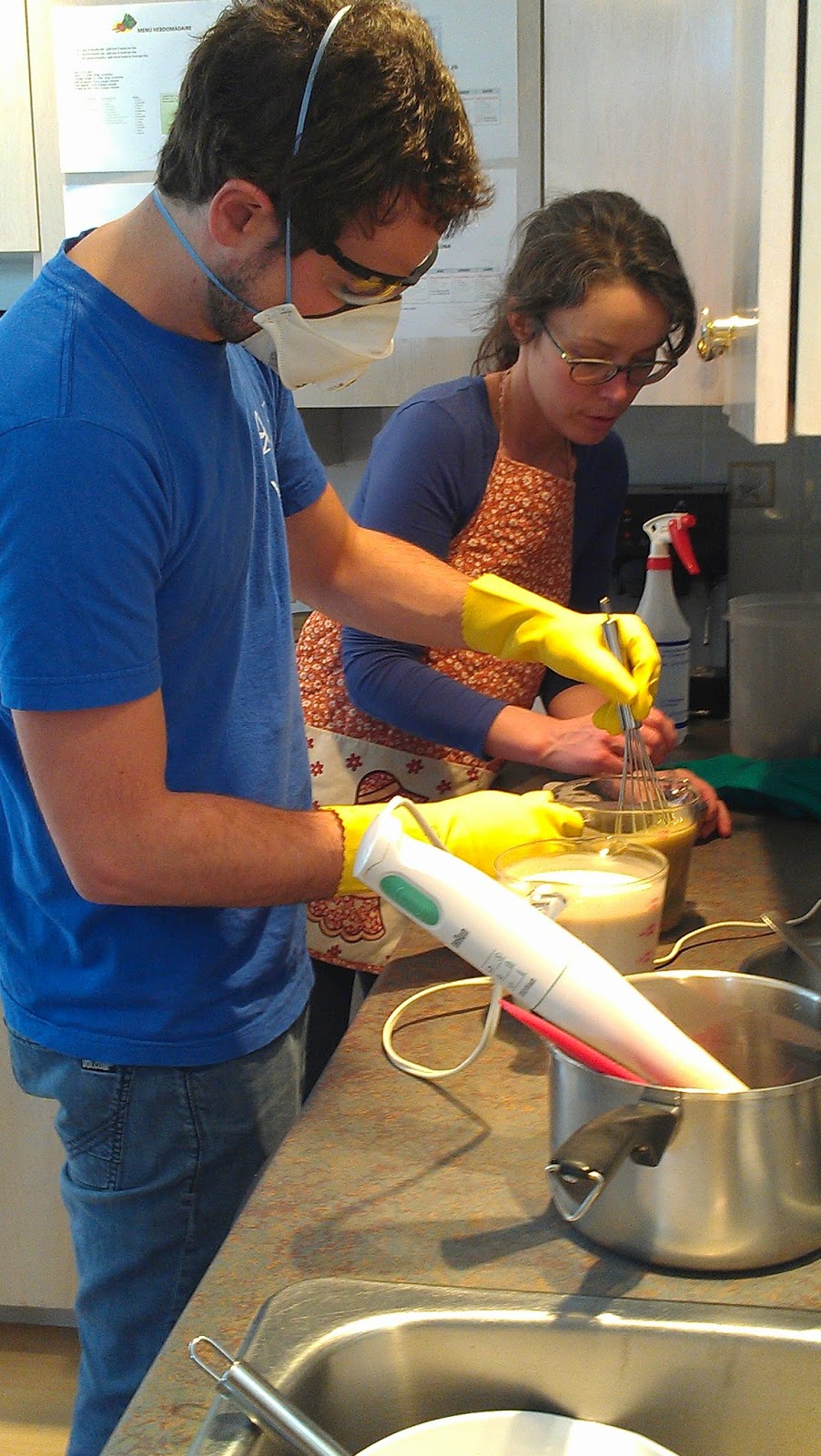 ATELIER DE FABRICATION Savons et produits corporels artisanaux, 100 