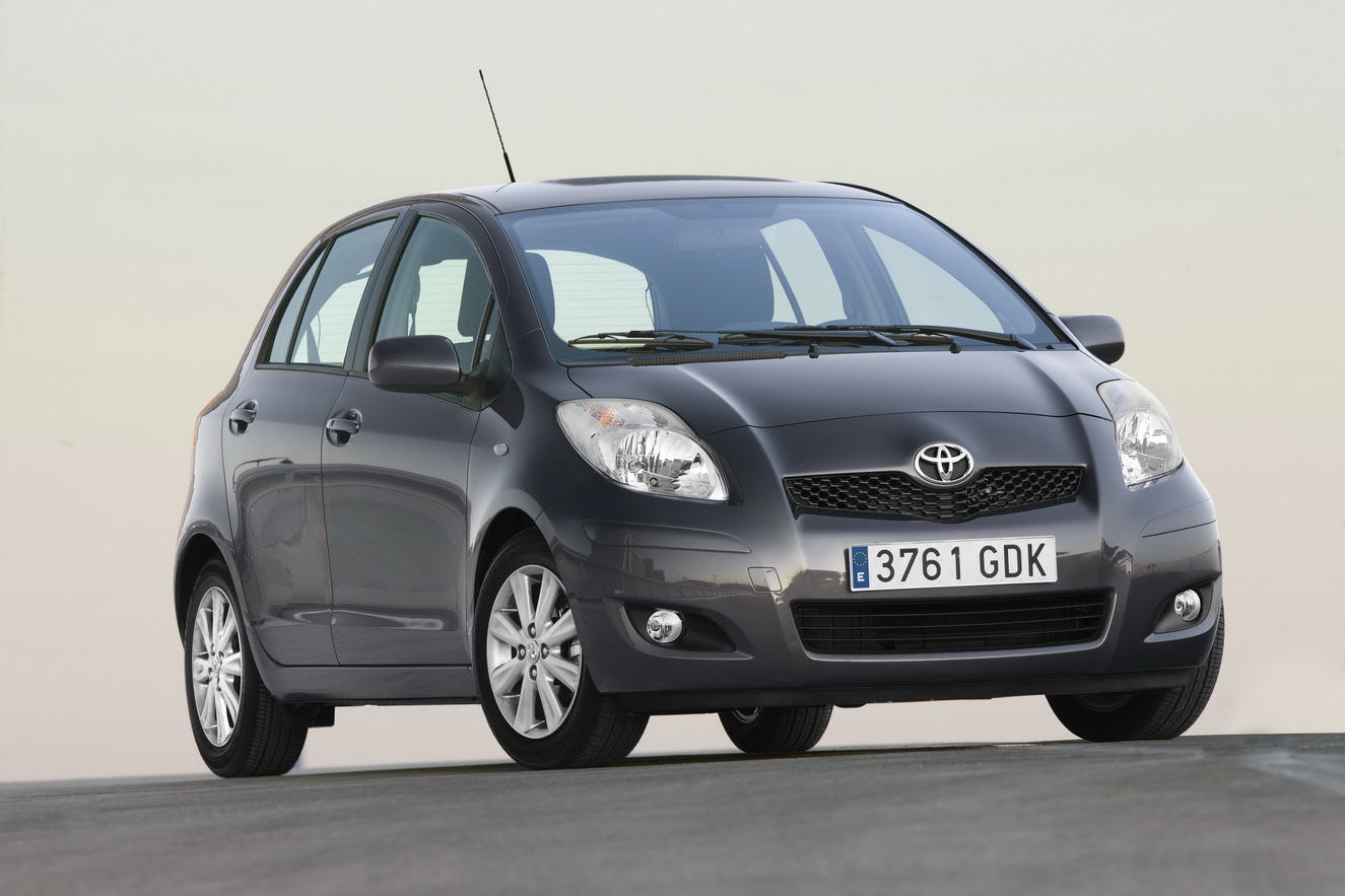 Подлокотник toyota vitz