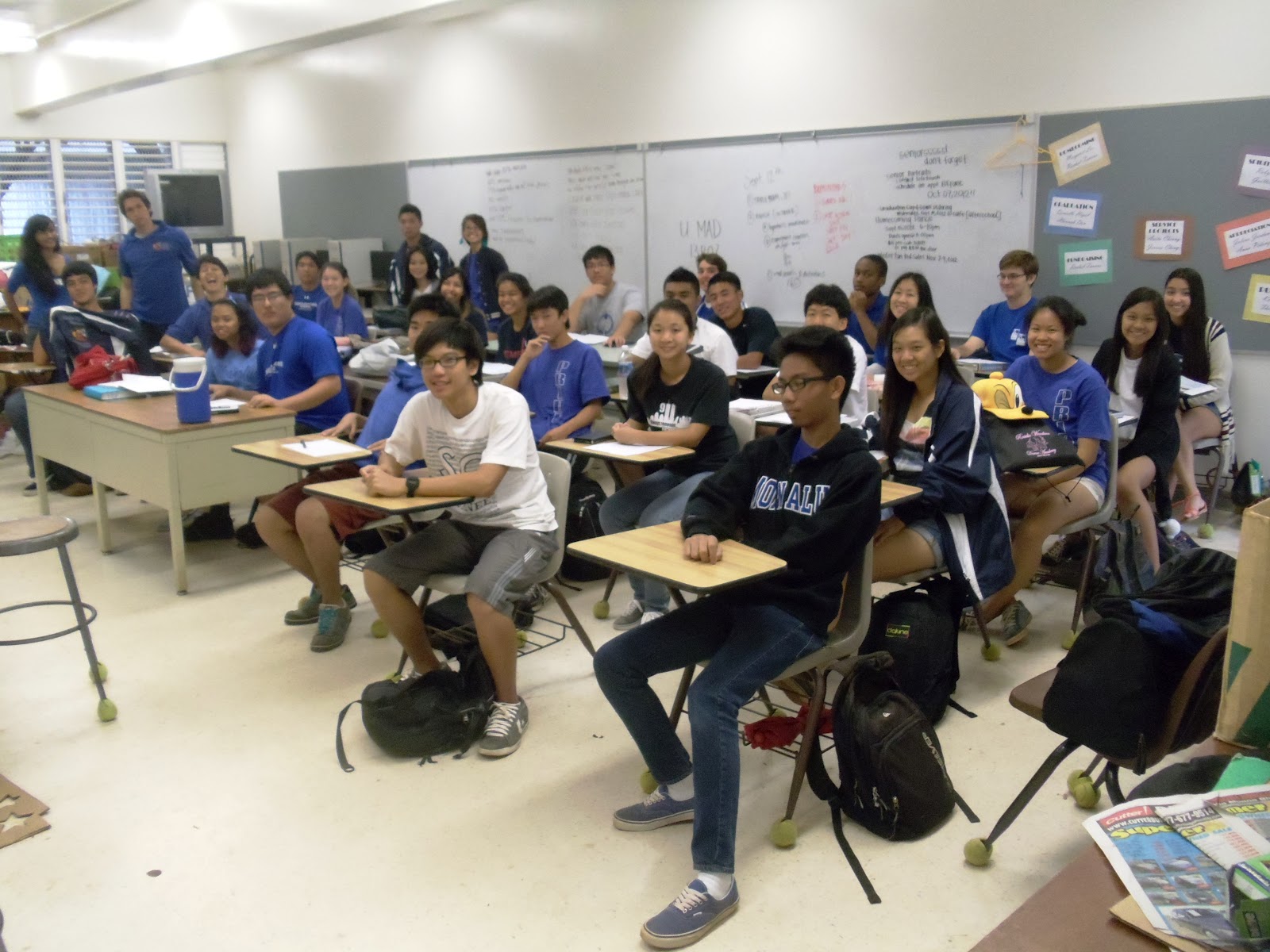 Moanalua High School Student Association 9/1014 DRESSUP AND NOON
