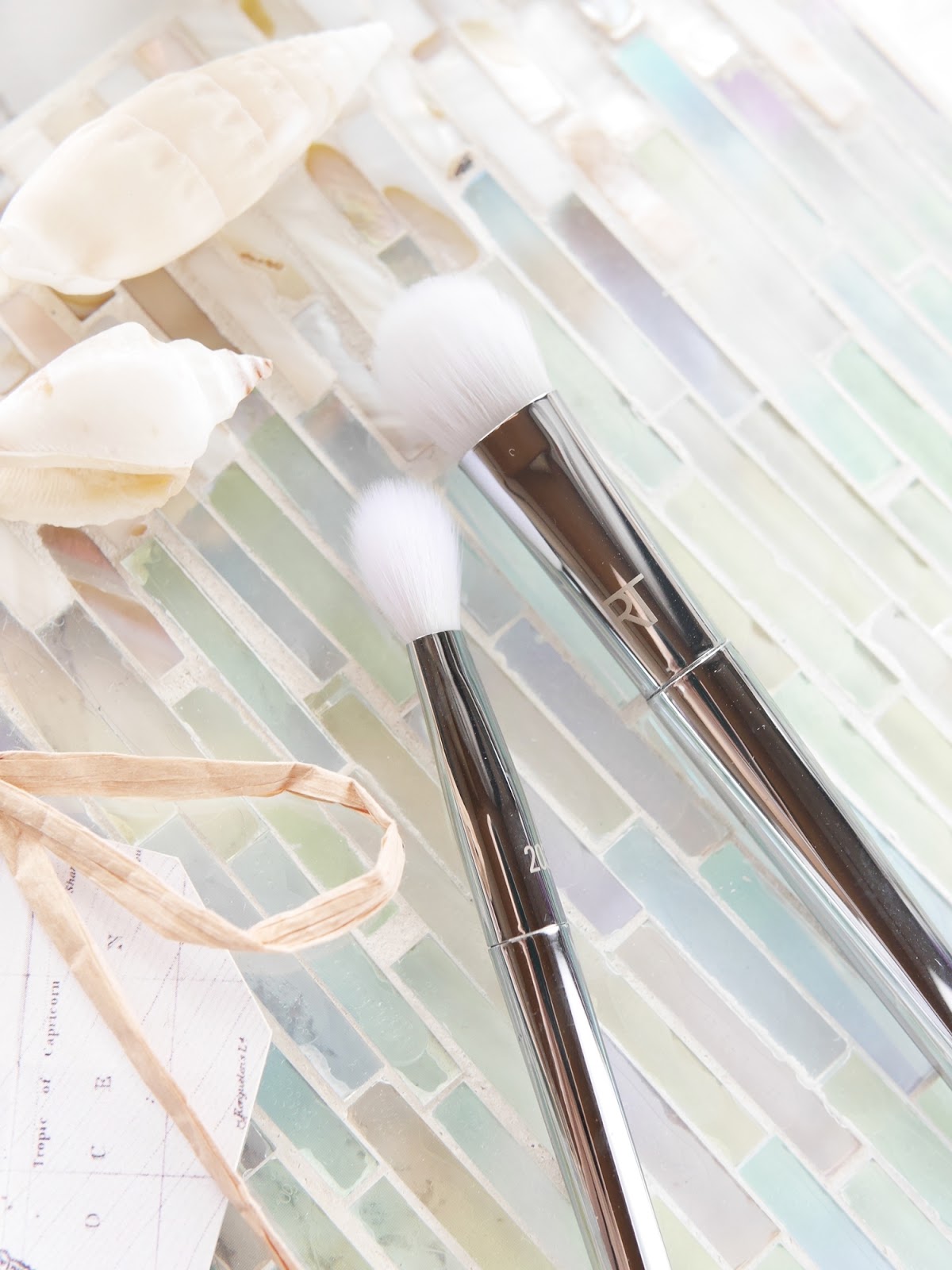 Two eyeshadow brushes you need The Beauty Maniac in Tokyo