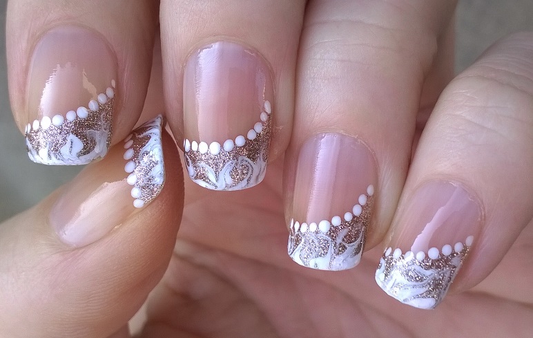 Life World Women: Toothpick Nails: Gold & White Side French Manicure Toothpick Nails: Gold & White Side French Manicure - Life World Women: Toothpick Nails: Gold & White Side French Manicure