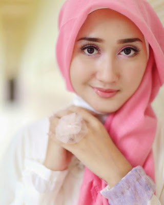 Konsep Foto Hijab Potrait pink cewek cantik model hijab dan keren dian pelangi 