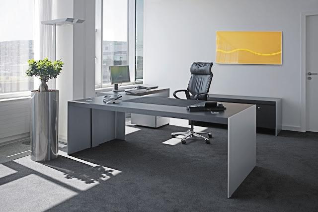  Bekerja tentu membutuhkan kawasan yang nyaman 25 Desain Meja Kantor Minimalis yang Modern dengan Harga Murah