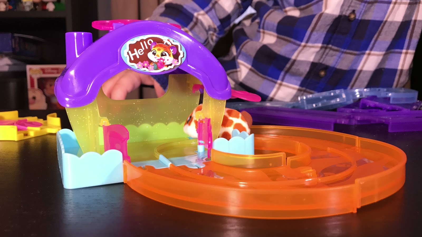 hamsters in a house toys r us