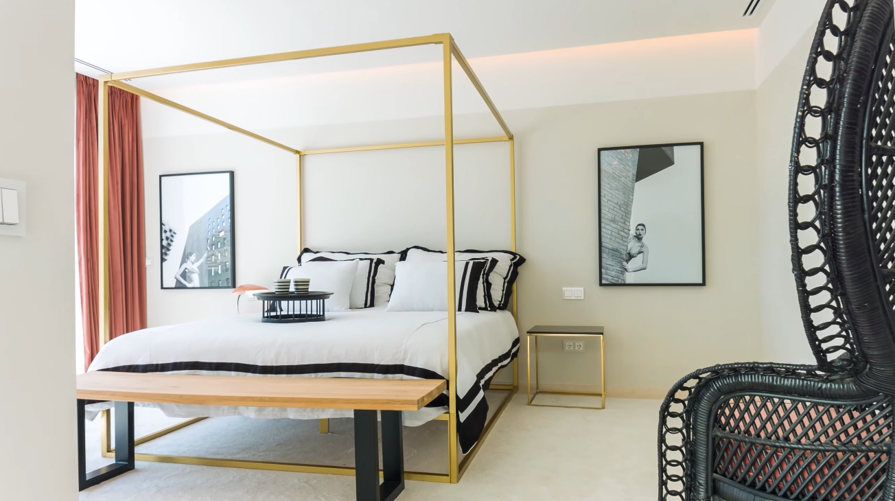 27 Photos vs. Luxury Contemporary Villa In Marbella Golf Valley vs. Interior Design Tour