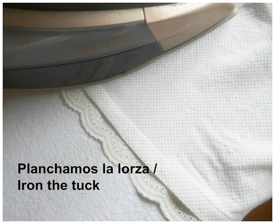 Planchado de la lorza del vestido