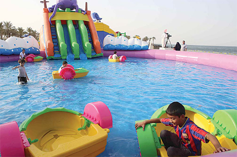 Ladies who do lunch in Kuwait: Free Water Park at Fahaheel 