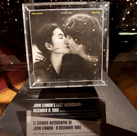 L'album dédicacé par John Lennon à son assassin mis en vente