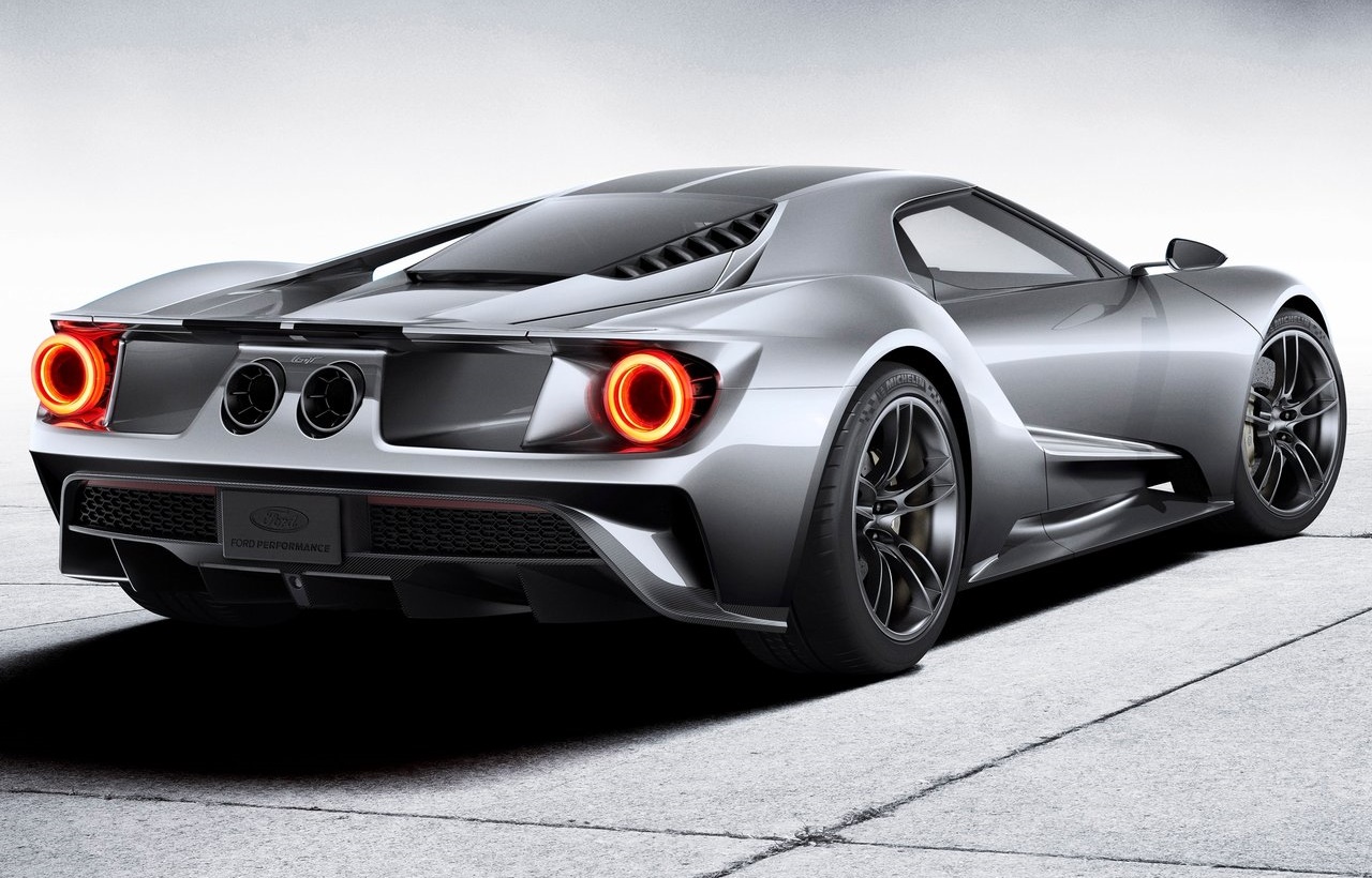 Apaixonados Por Carros Ford GT com 656 cv e velocidade máxima de 347 km/h.