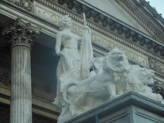 Réplicas  de Lola Mora en el Congreso Nacional.