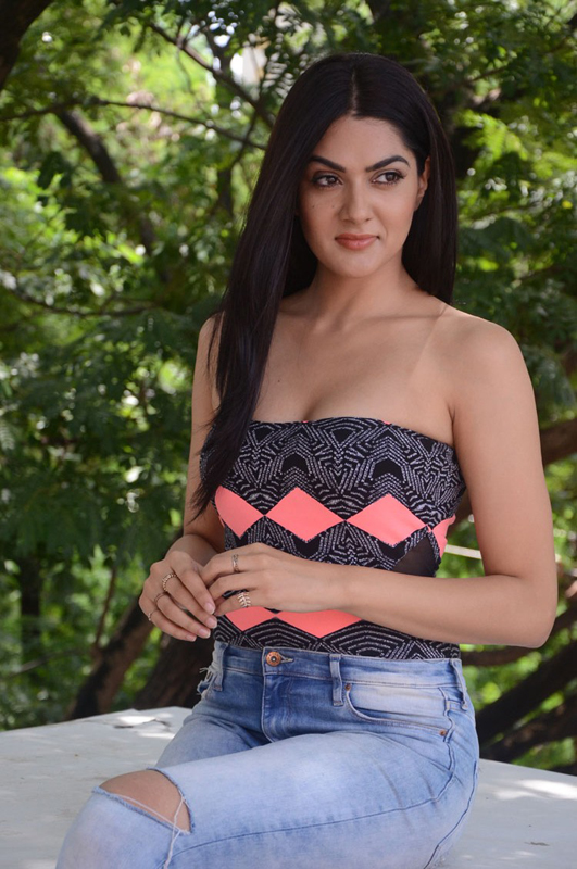 sakshi chowdary photos selfie raja sakshi chowdary photos selfie raja
