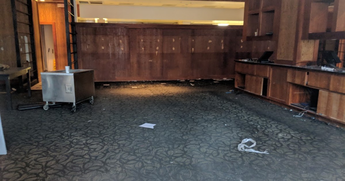 Robert Dyer Bethesda Row LensCrafters to take over Lebanese Taverna