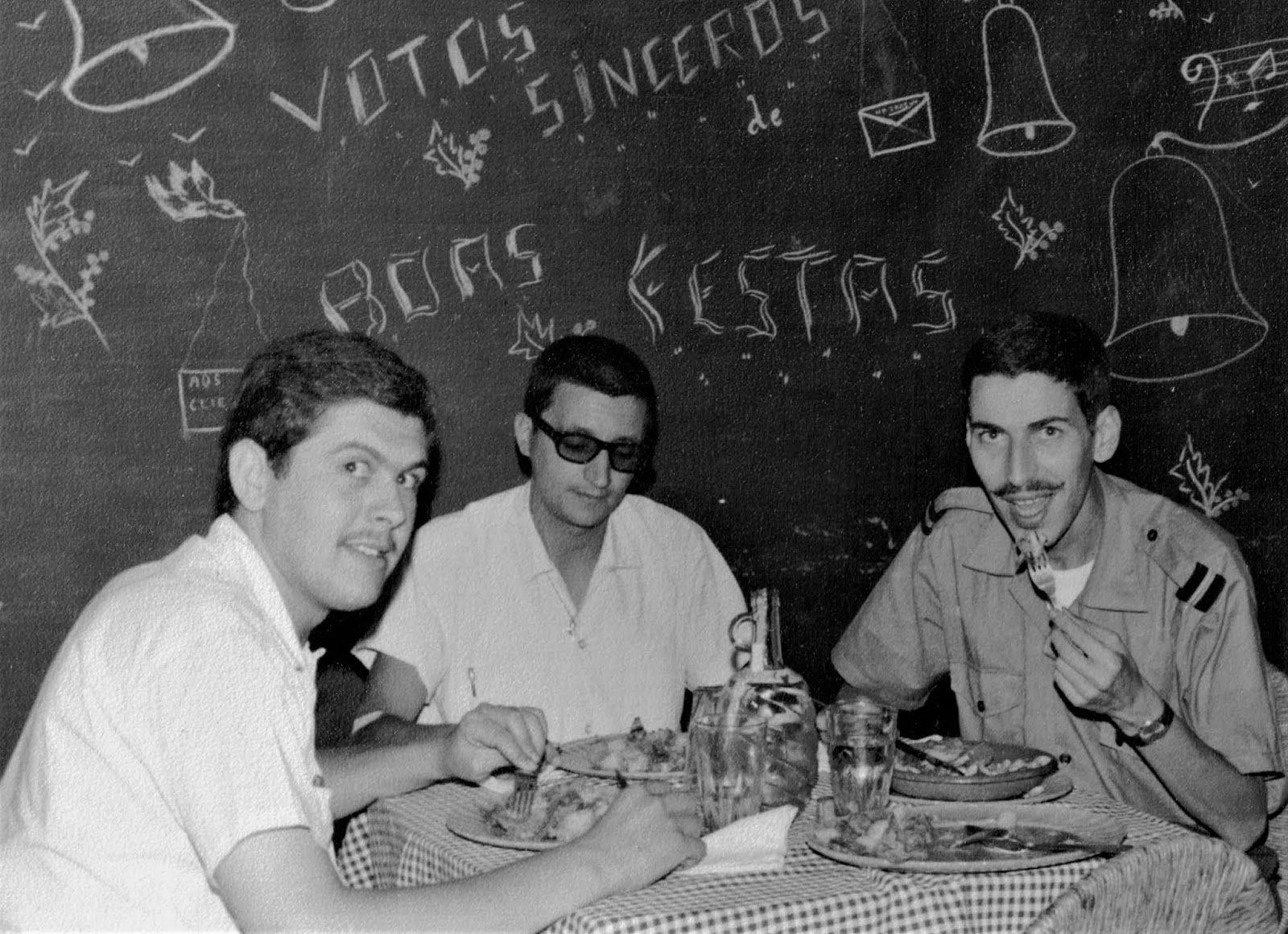 Luís Graça and Camaradas da Guiné Guiné 61/74 - P18920 Álbum fotográfico de Virgílio Teixeira, ex-alf mil, SAM, CCS / BCAÇ 1933 (Nova Lamego e São Domingos, 1967/69)