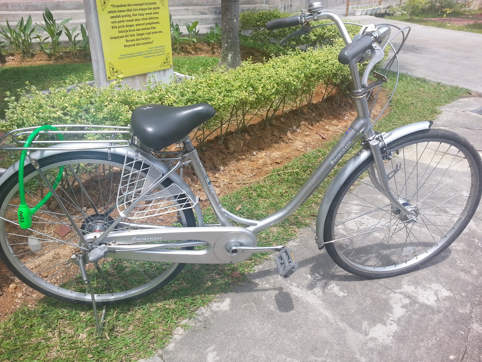 The Right Bike Store 26"/3 Speed Imported Used City Bicycle from Japan