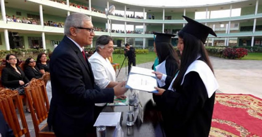 MINEDU: Más de 130 docentes se gradúan en el Instituto Pedagógico Nacional Monterrico - www.minedu.gob.pe MINEDU: Más de 130 docentes se gradúan en el Instituto Pedagógico Nacional Monterrico - www.minedu.gob.pe