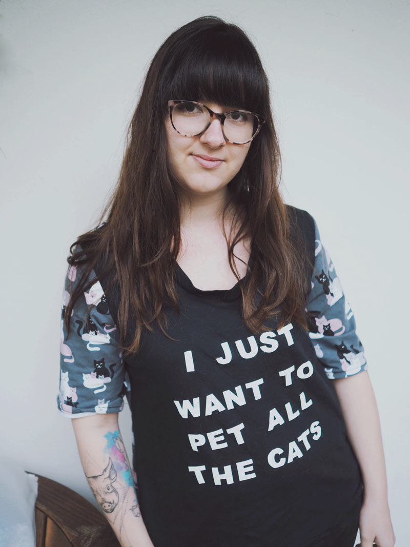 KuneCoco • #naehdirwas April • Shirt mit Spruch "I just want to pet all the cats" KuneCoco • #naehdirwas April • Shirt mit Spruch "I just want to pet all the cats"