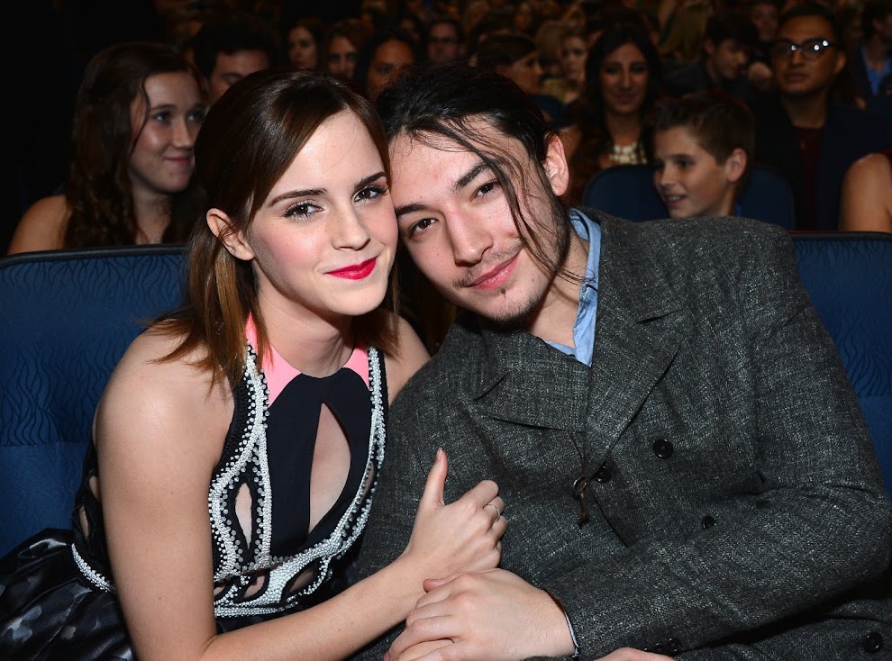 ezra miller engaged ezra miller podr 237 a estar en la pel 237 cula animales ezra miller engaged ezra miller podr 237 a estar en la pel 237 cula animales
