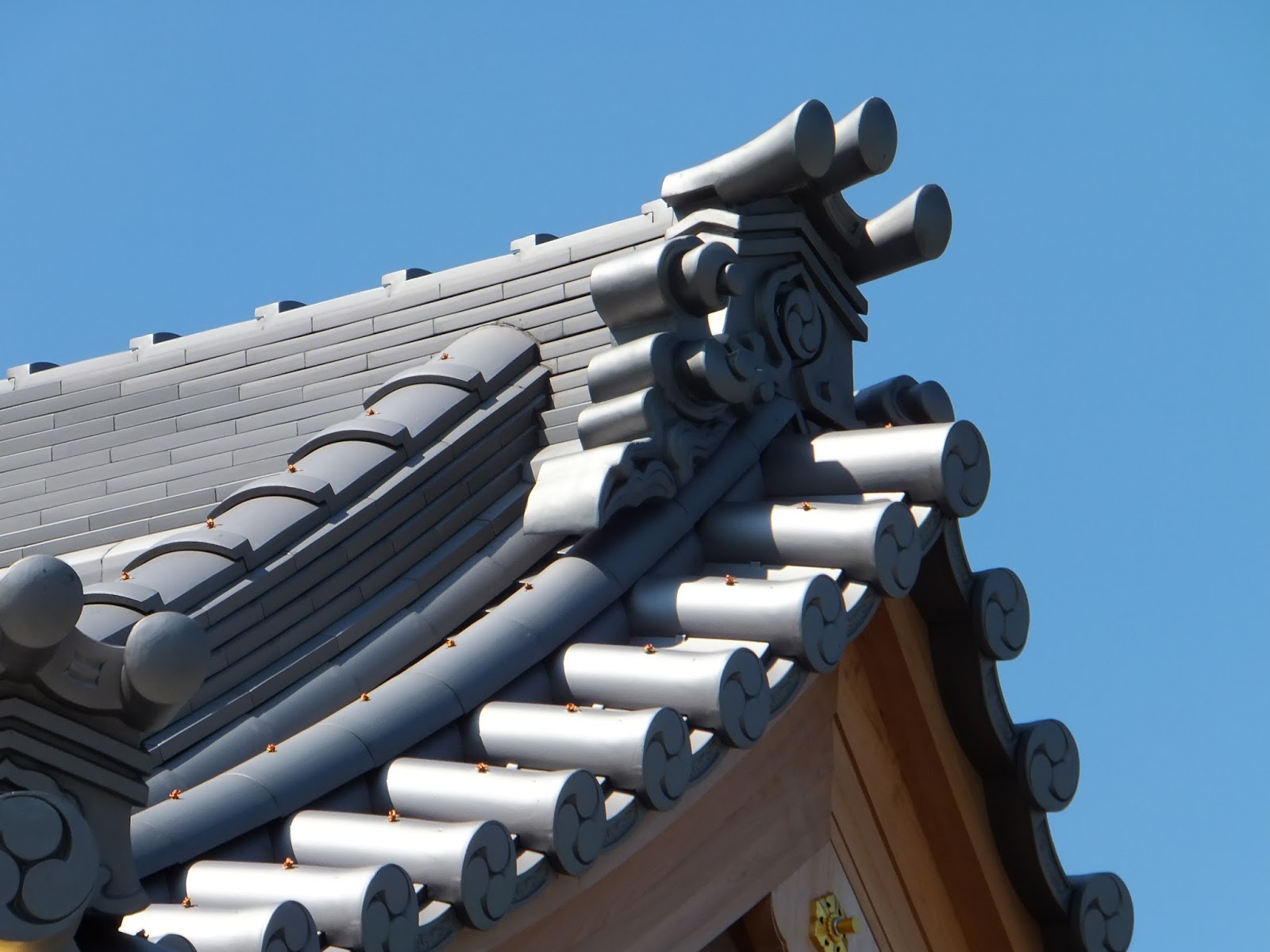 淡路瓦 昭和窯業のスタッフブログ: 本葺き瓦シリーズ（神社編）